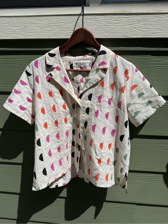 Po-Em Tops - Poem Half-Moon Print Short Sleeve Button-Down Shirt